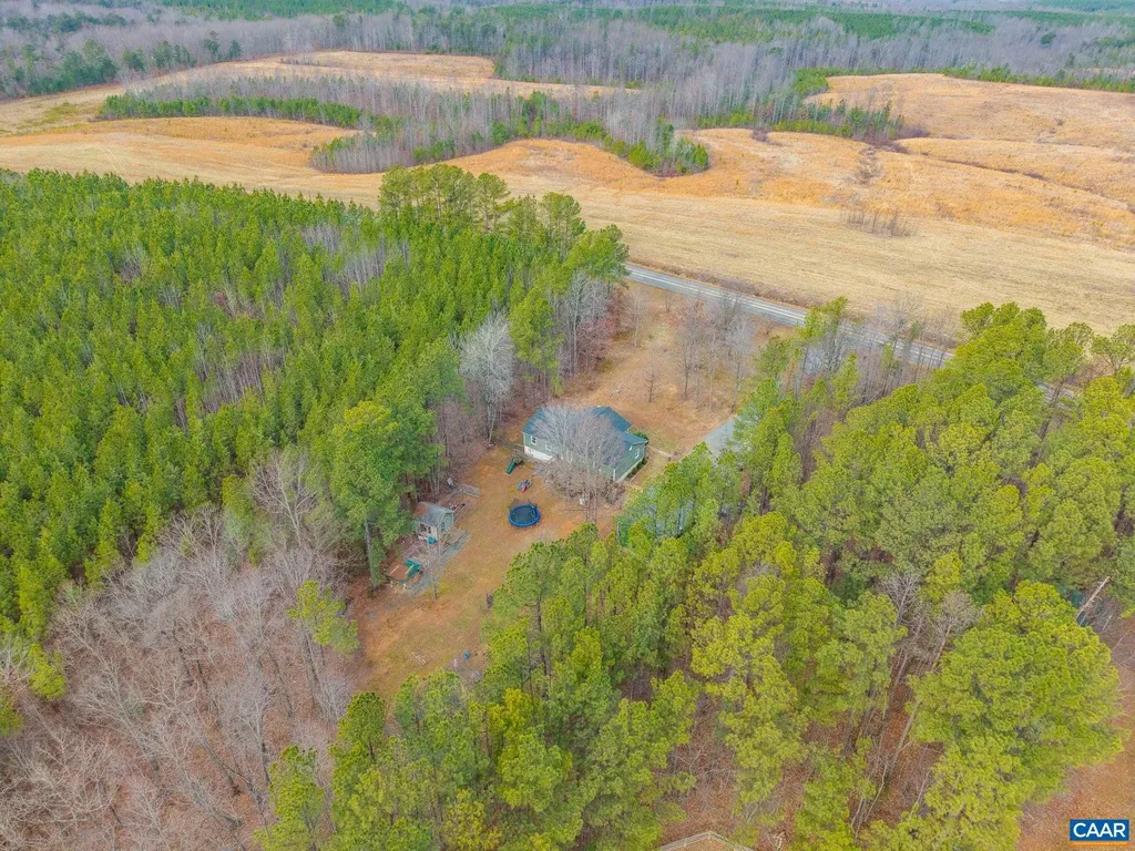 2325 Martin Kings Road Scottsville VA 24590