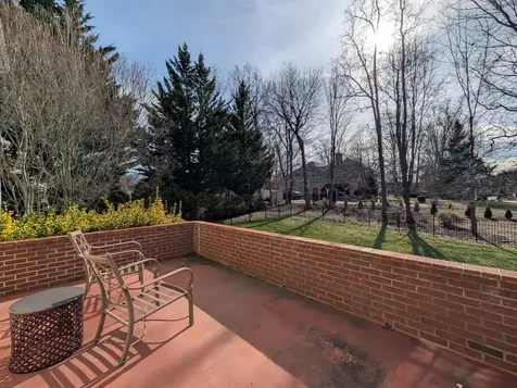 100 Buckingham Place Waynesboro VA 22980