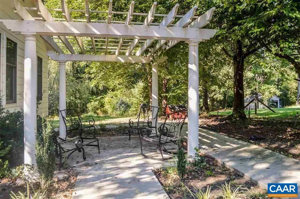 132 Pines Lane Shipman VA 22971