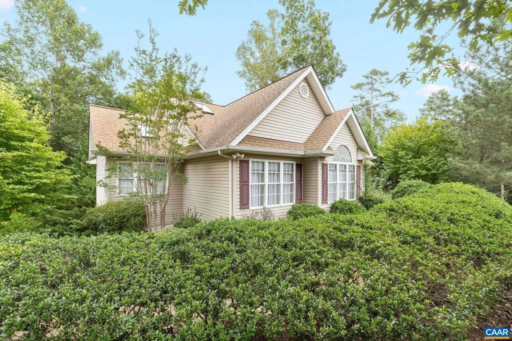 1 Windy Way Palmyra VA 22963