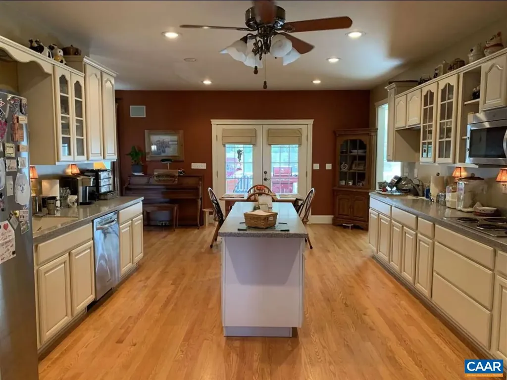 3206/3207 Scarlet Oak Lane Charlottesville VA 22911