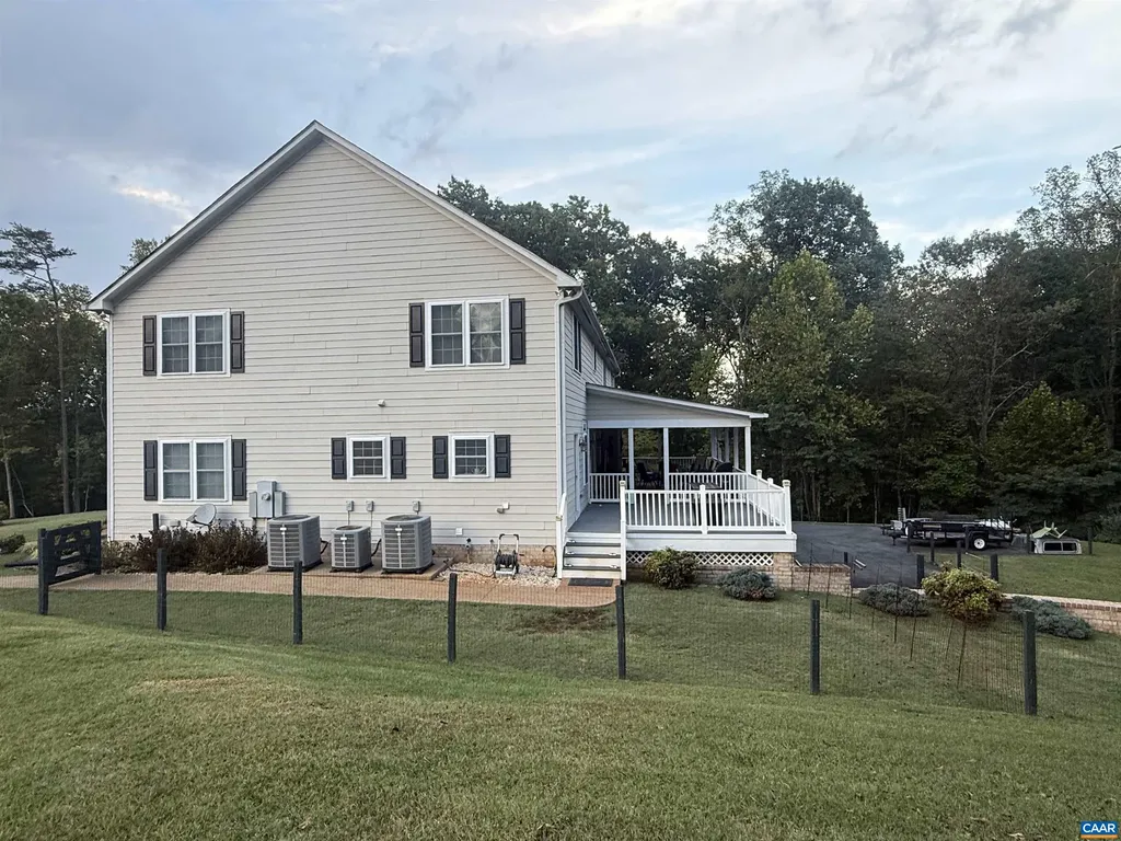 3206/3207 Scarlet Oak Lane Charlottesville VA 22911