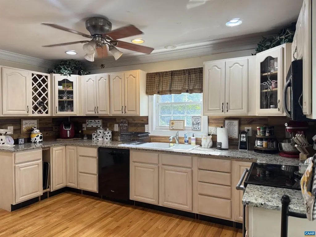 3206/3207 Scarlet Oak Lane Charlottesville VA 22911