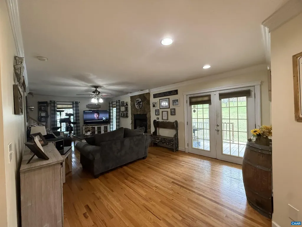 3206/3207 Scarlet Oak Lane Charlottesville VA 22911