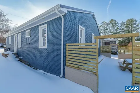 1433 Harding Avenue Waynesboro VA 22980