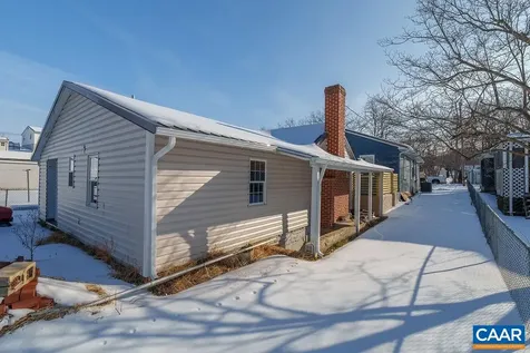 1433 Harding Avenue Waynesboro VA 22980