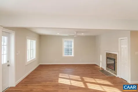 1433 Harding Avenue Waynesboro VA 22980