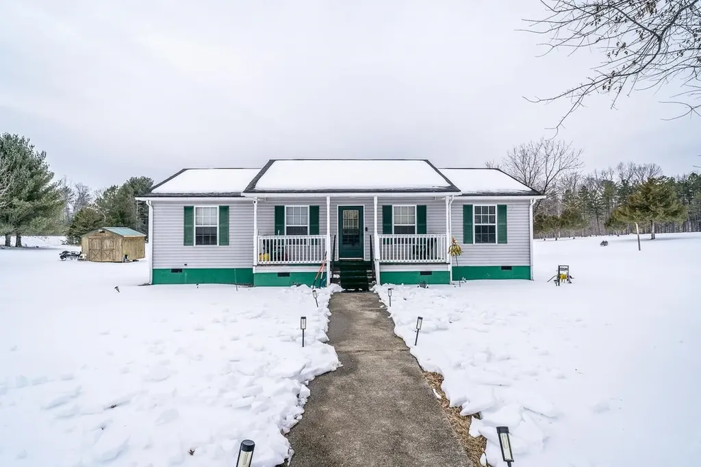 190 Martin Lane Palmyra VA 22963