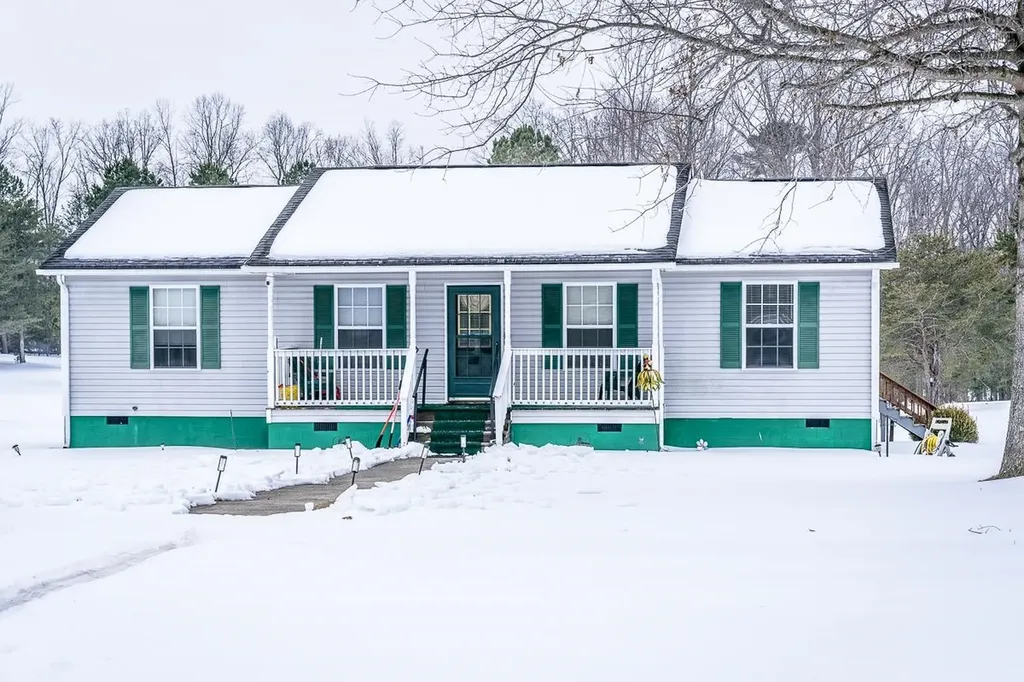 190 Martin Lane Palmyra VA 22963