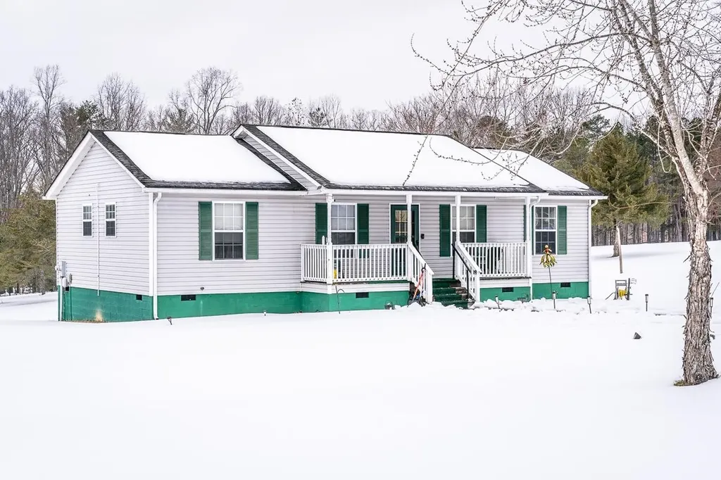 190 Martin Lane Palmyra VA 22963