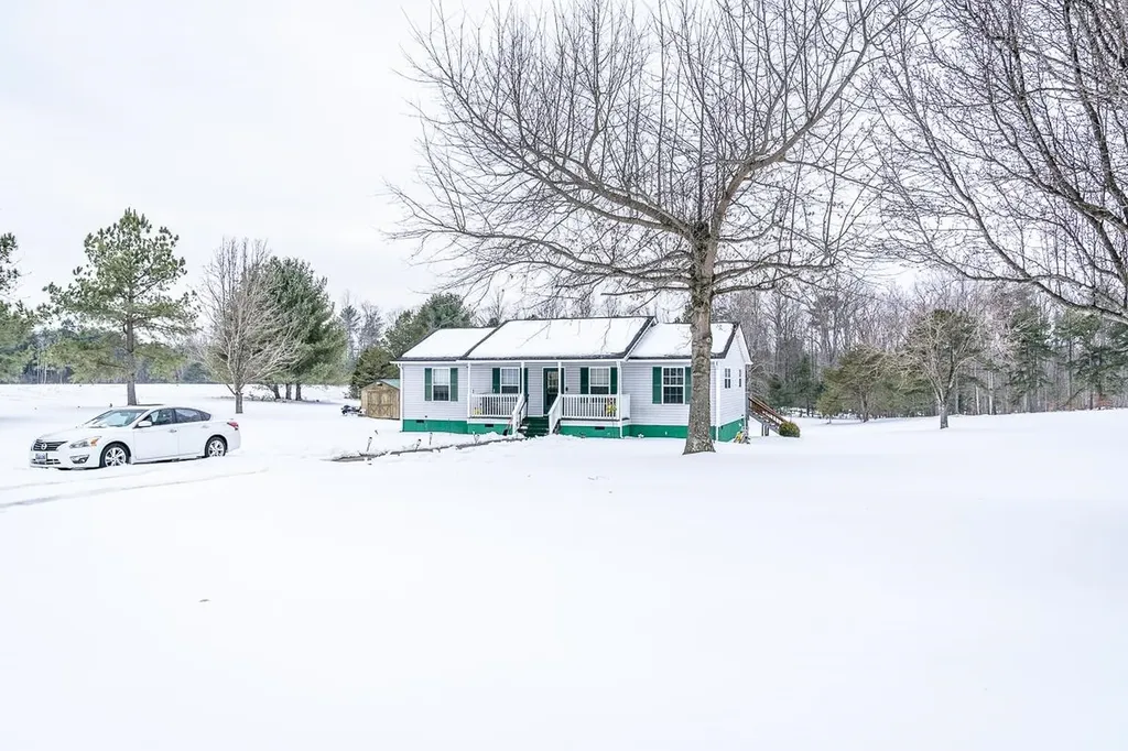 190 Martin Lane Palmyra VA 22963