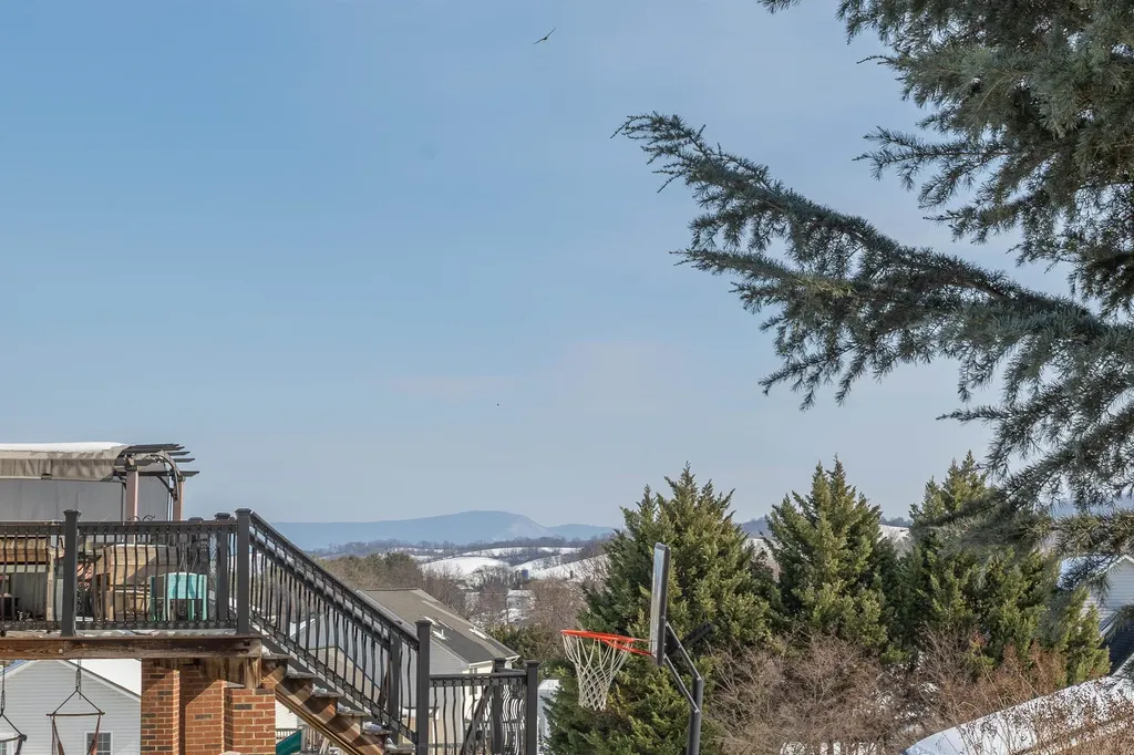 203 Keswick Circle Dayton VA 22821