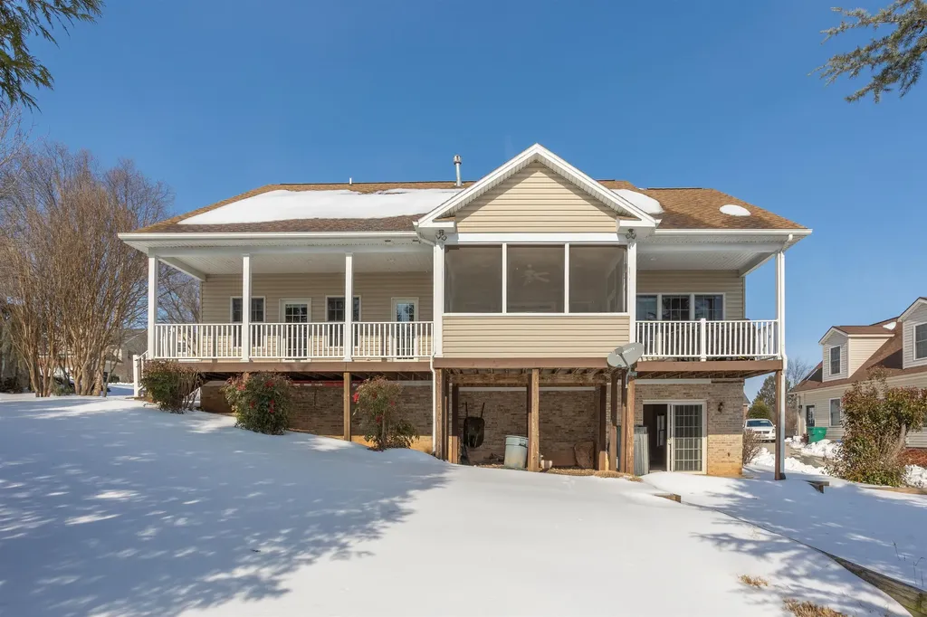 203 Keswick Circle Dayton VA 22821