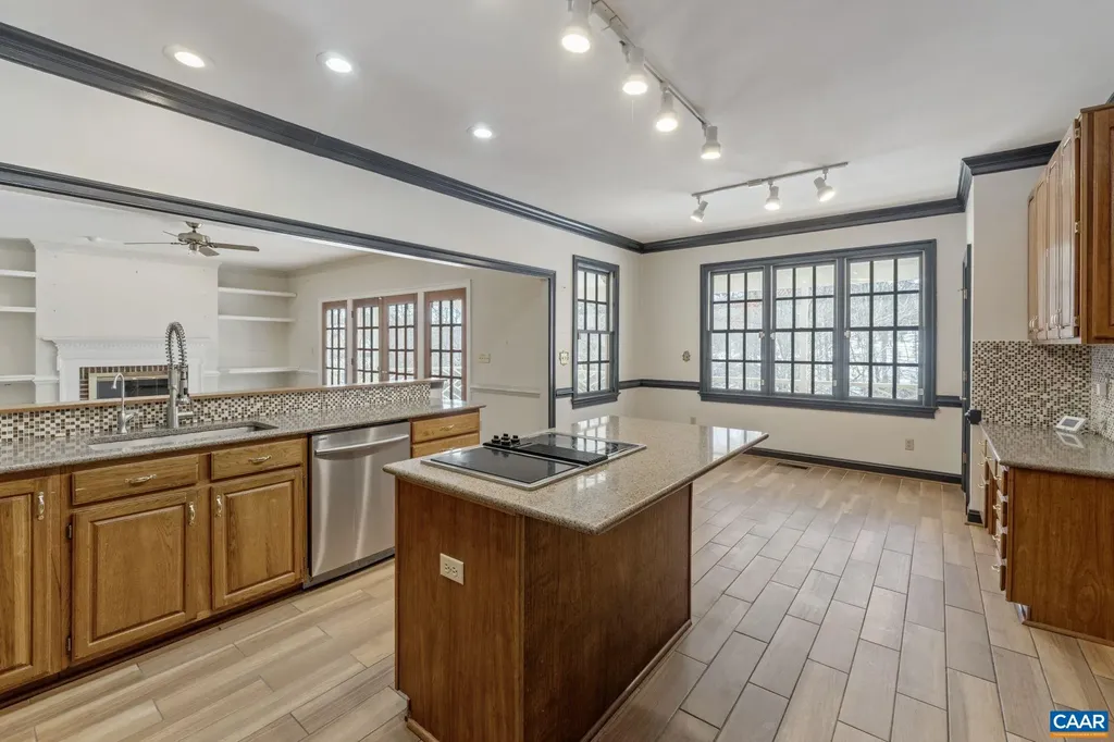 3383 Marsden Point Keswick VA 22947