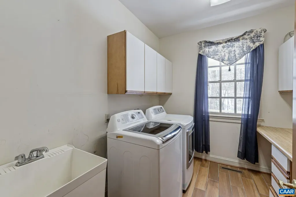 3383 Marsden Point Keswick VA 22947