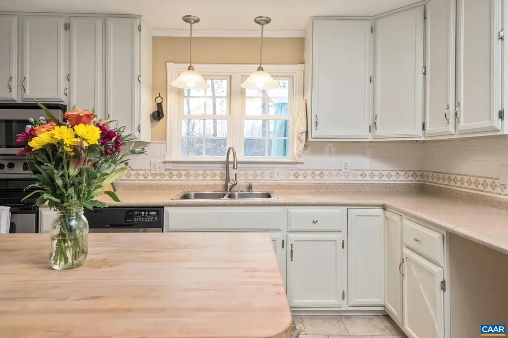 1635 Poes Lane Charlottesville VA 22911