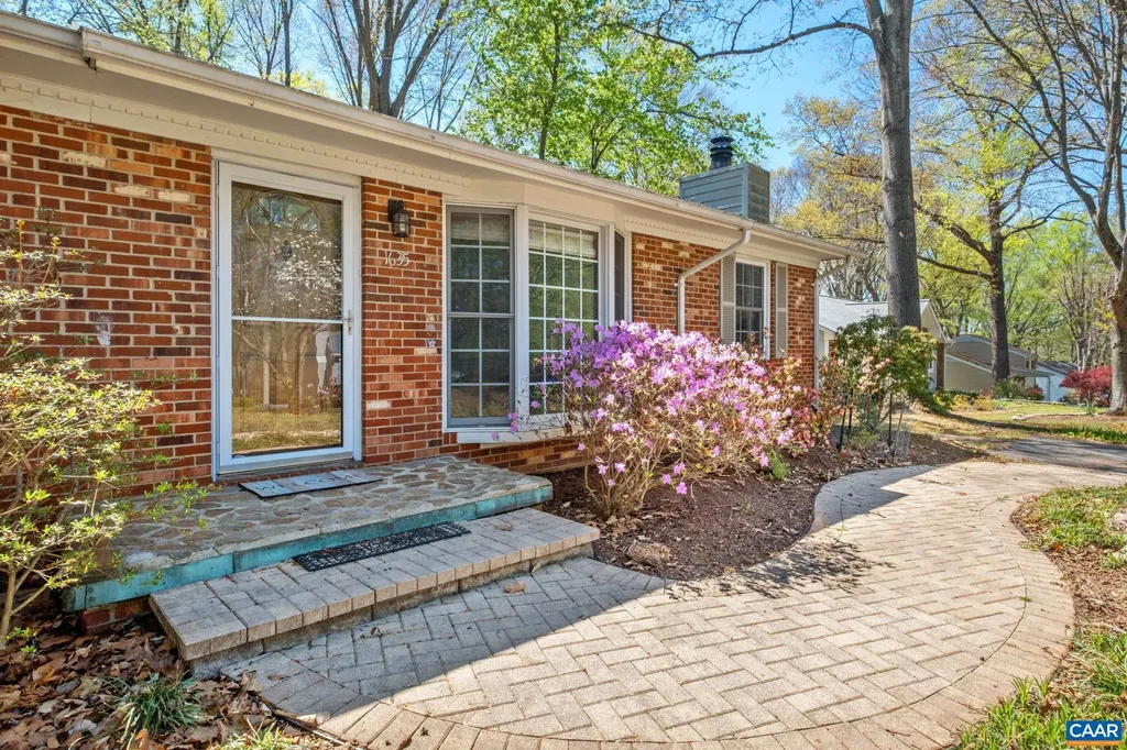 1635 Poes Lane Charlottesville VA 22911