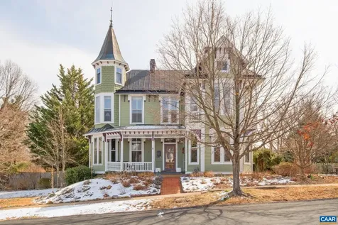 428 Maple Avenue Waynesboro VA 22980
