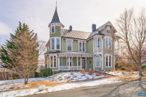 428 Maple Avenue Waynesboro VA 22980