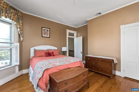 428 Maple Avenue Waynesboro VA 22980