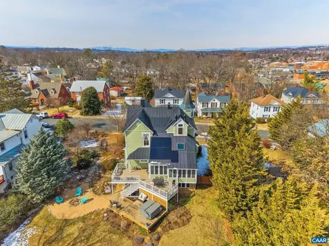 428 Maple Avenue Waynesboro VA 22980