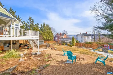 428 Maple Avenue Waynesboro VA 22980