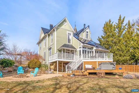 428 Maple Avenue Waynesboro VA 22980