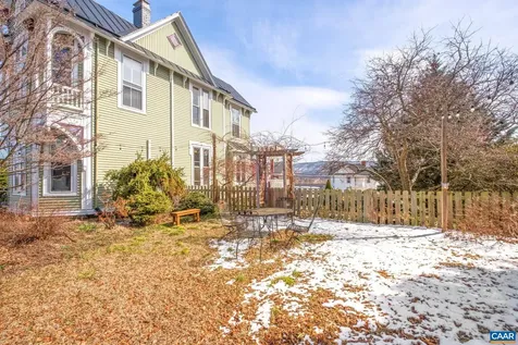 428 Maple Avenue Waynesboro VA 22980