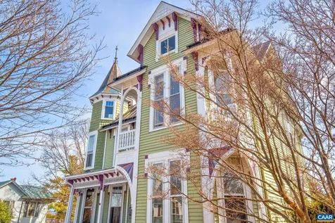 428 Maple Avenue Waynesboro VA 22980