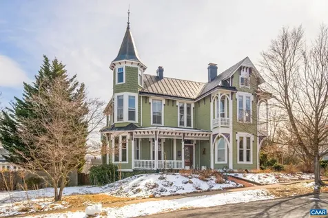 428 Maple Avenue Waynesboro VA 22980
