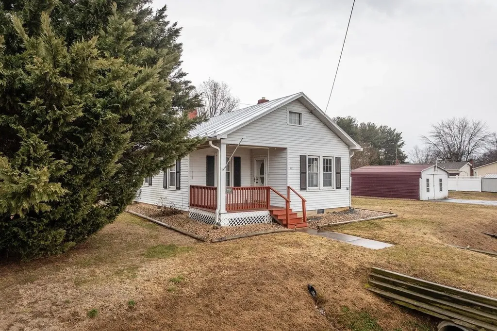 802 Cherry Avenue Grottoes VA 24441