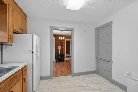 802 Cherry Avenue Grottoes VA 24441