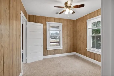 802 Cherry Avenue Grottoes VA 24441