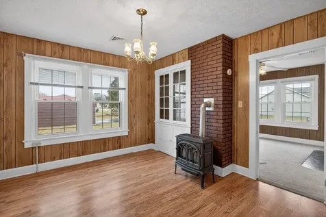802 Cherry Avenue Grottoes VA 24441