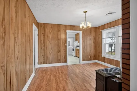 802 Cherry Avenue Grottoes VA 24441