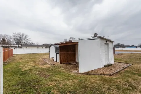 802 Cherry Avenue Grottoes VA 24441