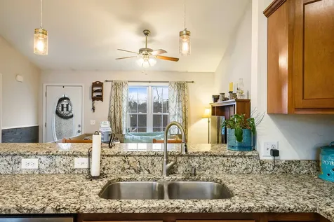1447 Mandolin Avenue Grottoes VA 24441