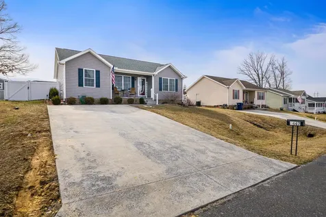 1447 Mandolin Avenue Grottoes VA 24441