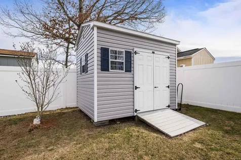 1447 Mandolin Avenue Grottoes VA 24441