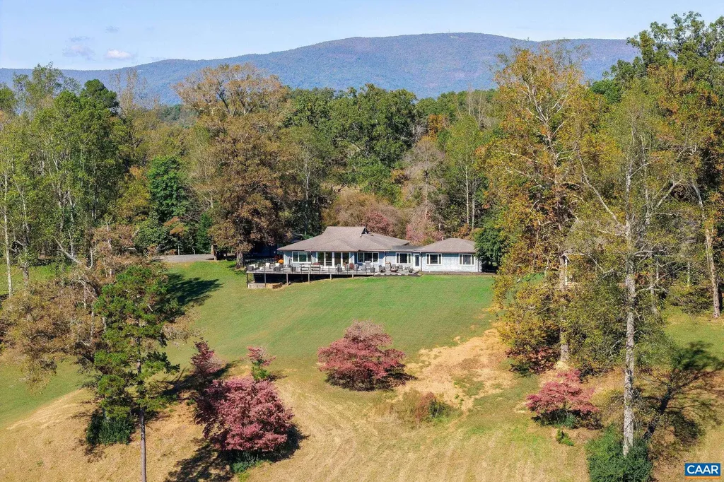 5498 Wyant Lane Charlottesville VA 22903