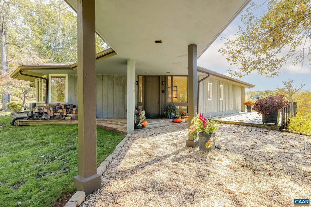 5498 Wyant Lane Charlottesville VA 22903