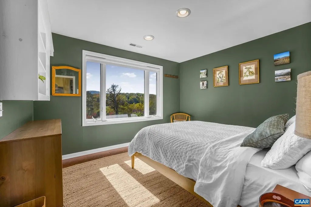 5498 Wyant Lane Charlottesville VA 22903