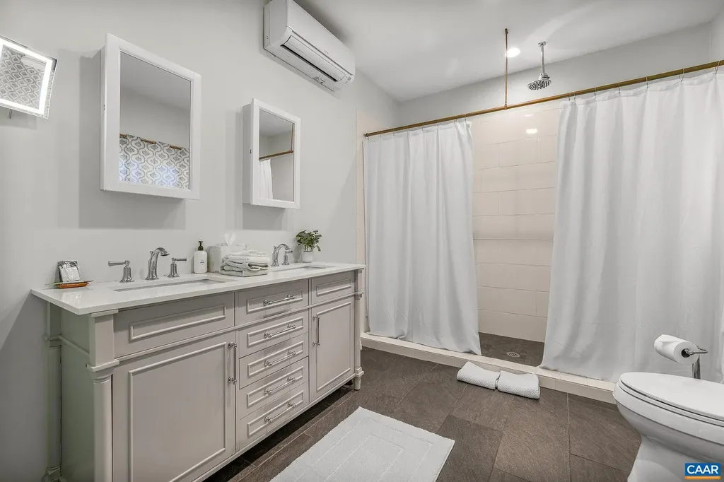 5498 Wyant Lane Charlottesville VA 22903