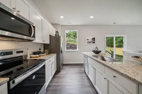 548 Summercrest Avenue Waynesboro VA 22980