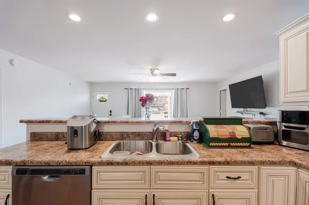 401 C Street W Elkton VA 22827