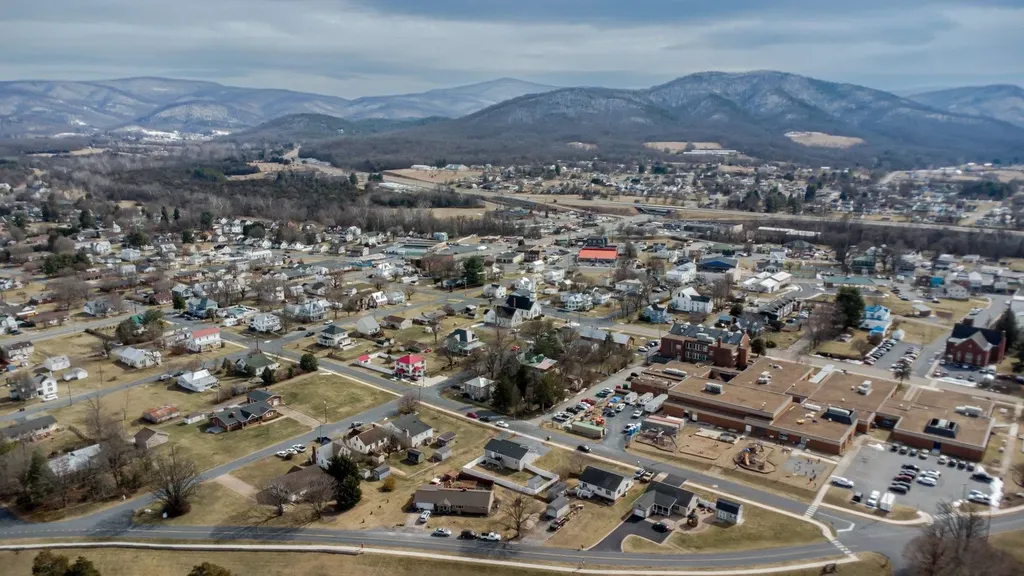 401 C Street W Elkton VA 22827