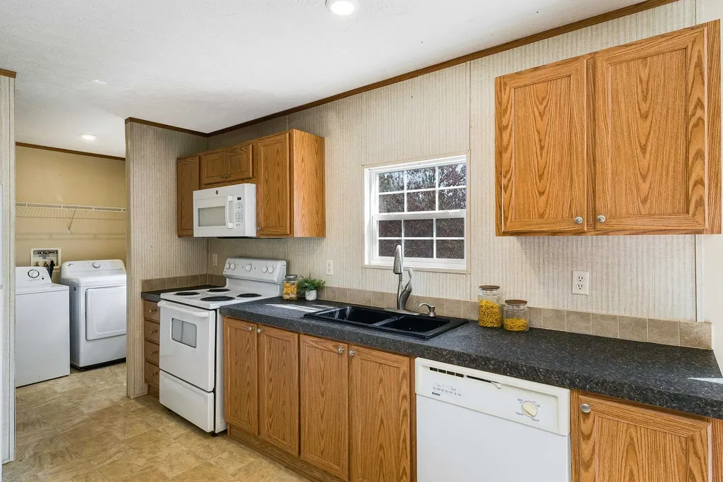 12090 Constitution Route S Scottsville VA 24590