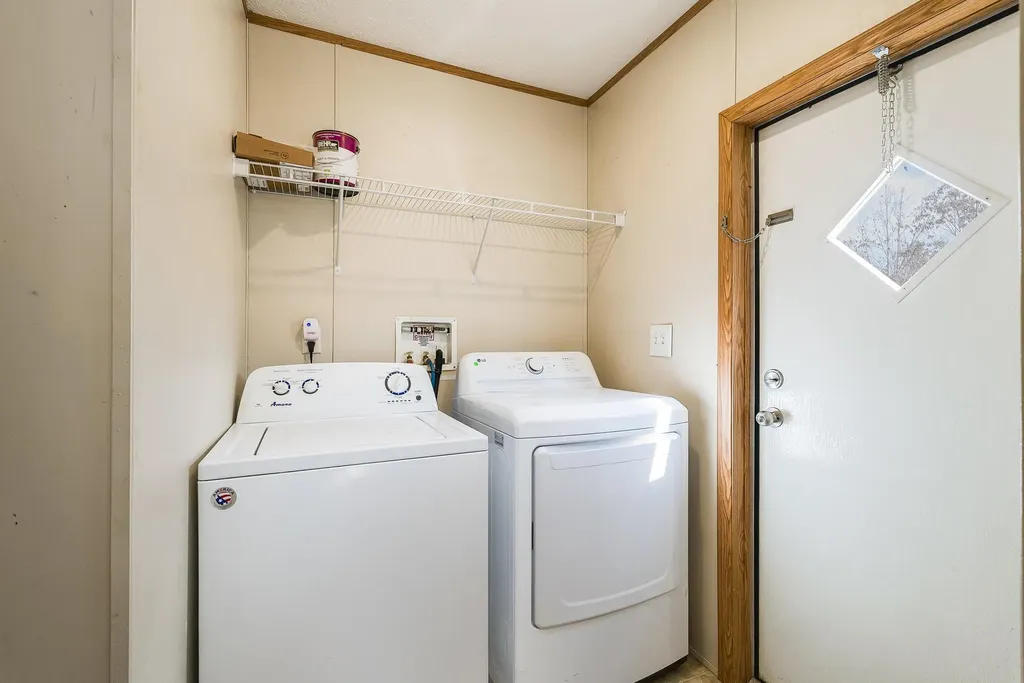 12090 Constitution Route S Scottsville VA 24590