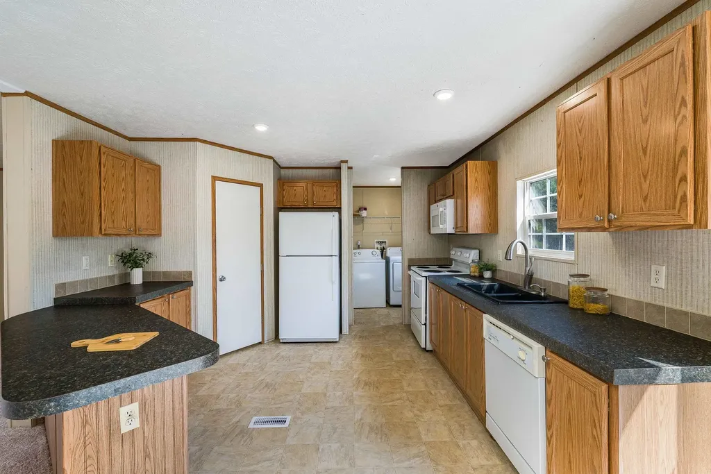 12090 Constitution Route S Scottsville VA 24590