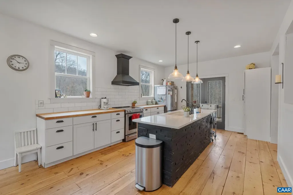 459 Rocky Hollow Road Charlottesville VA 22911